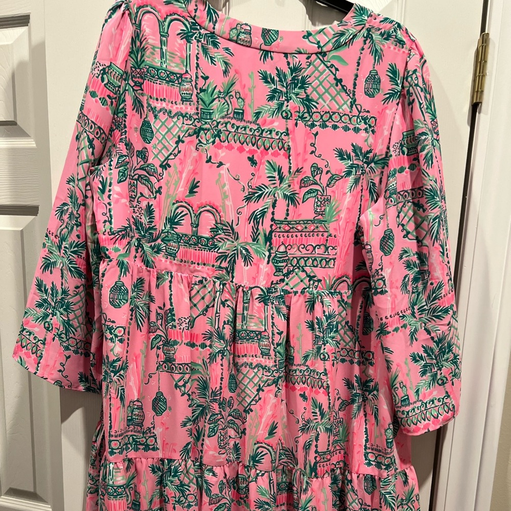 Like new Lilly Pulitzer dress. Worn twice
